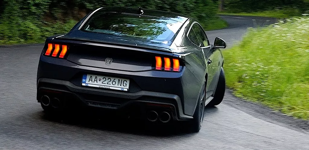 Test: Ford Mustang 2024 Dark Horse 5.0L Ti-VCT V8 RWD