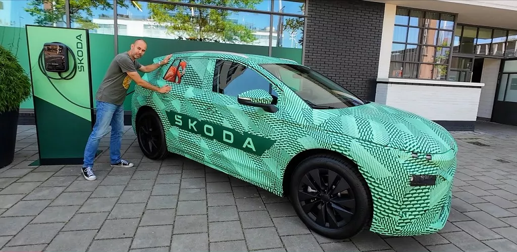 Nová Škoda Elroq 2025 - nové Matrix svetlá - novodobé YETI ? 