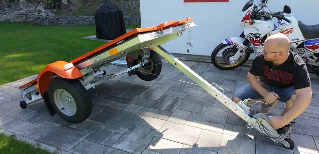 Test: EBECO WT - wall trailer pre Volskwagen Multivan