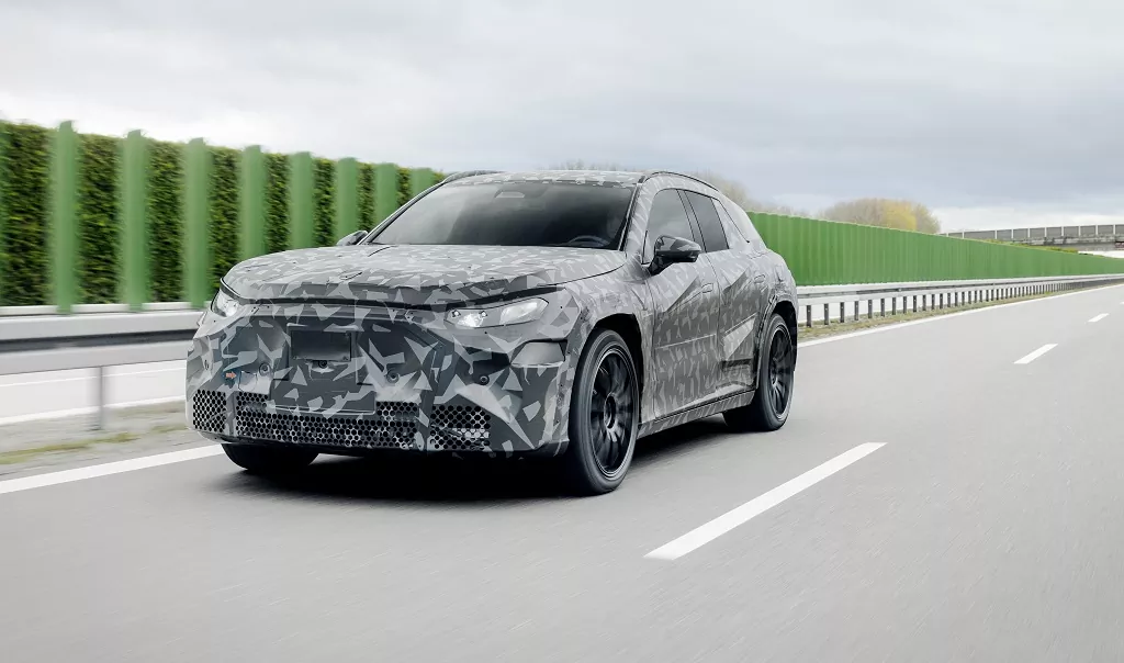 Mercedes začína s testovaním veľkého elektrického SUV