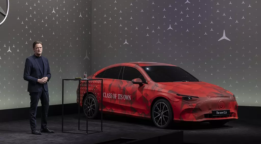 Benzínový a elektrický Mercedes CLA budú cenovo porovnateľní