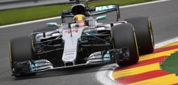 Hamilton sa v počte pole position vyrovnal Schumacherovi