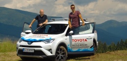 Test: Toyotu Rav4 sme vyskúšali s vodnoslalomárom Matejom Beňušom