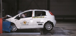 Fiat Punto je prvé auto so ziskom nula hviezdičiek v nárazových testoch Euro NCAP.