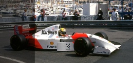 Víťazný McLaren Ayrtona Sennu z Monaka 1993 je na predaj