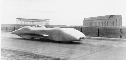 Mercedes W 125 z roku 1938 dosiahol rekordnú rýchlosť 432,7 km/h