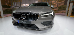 Autosalón Ženeva: Volvo V60 je krásne, ale rovnaké. Neobišli sme ani Polestar 1
