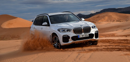 Nové BMW X5 chce ohúriť luxusom a automaticky vycúva zo slepej ulice aj 80 m