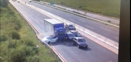 Polícia zverejnila video z reťazovej nehody na D1