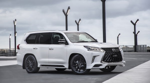 Lexus chce novou generáciou SUV LX "záutočiť" na Bentley
